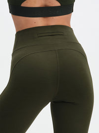 TechSweat Core 7/8 Legging in Forest – back close-up of high-rise waistband and back pocket