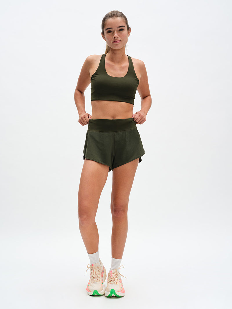 Hudson 2.5" Short in Forest – front full-length view